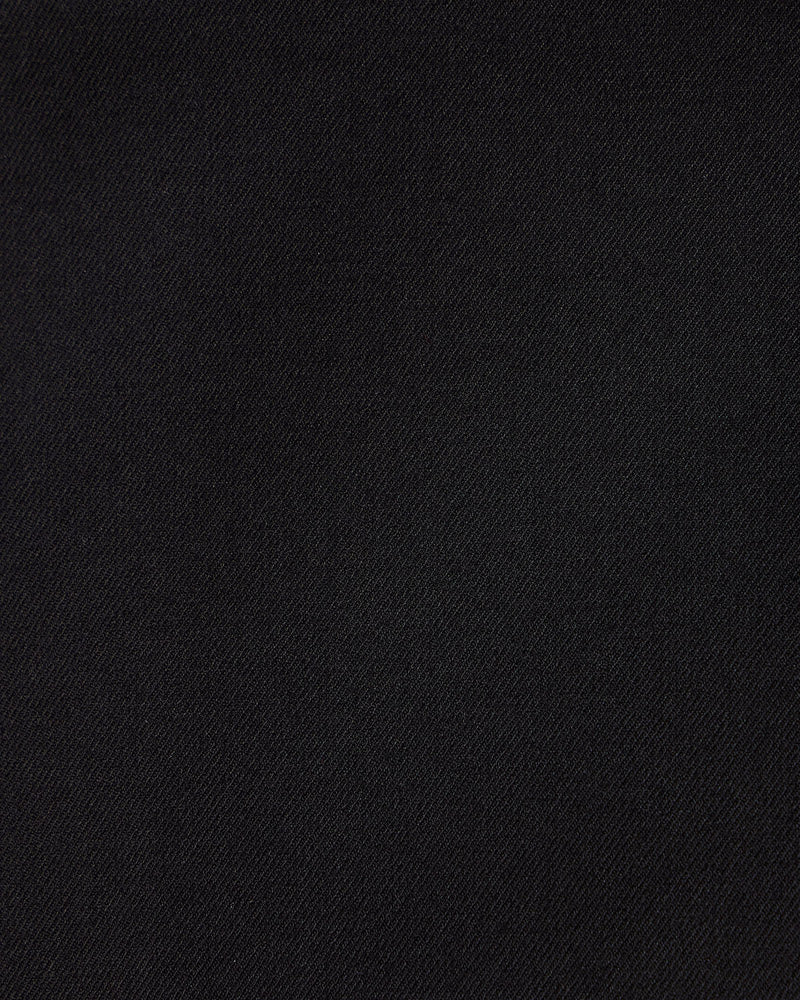 13735