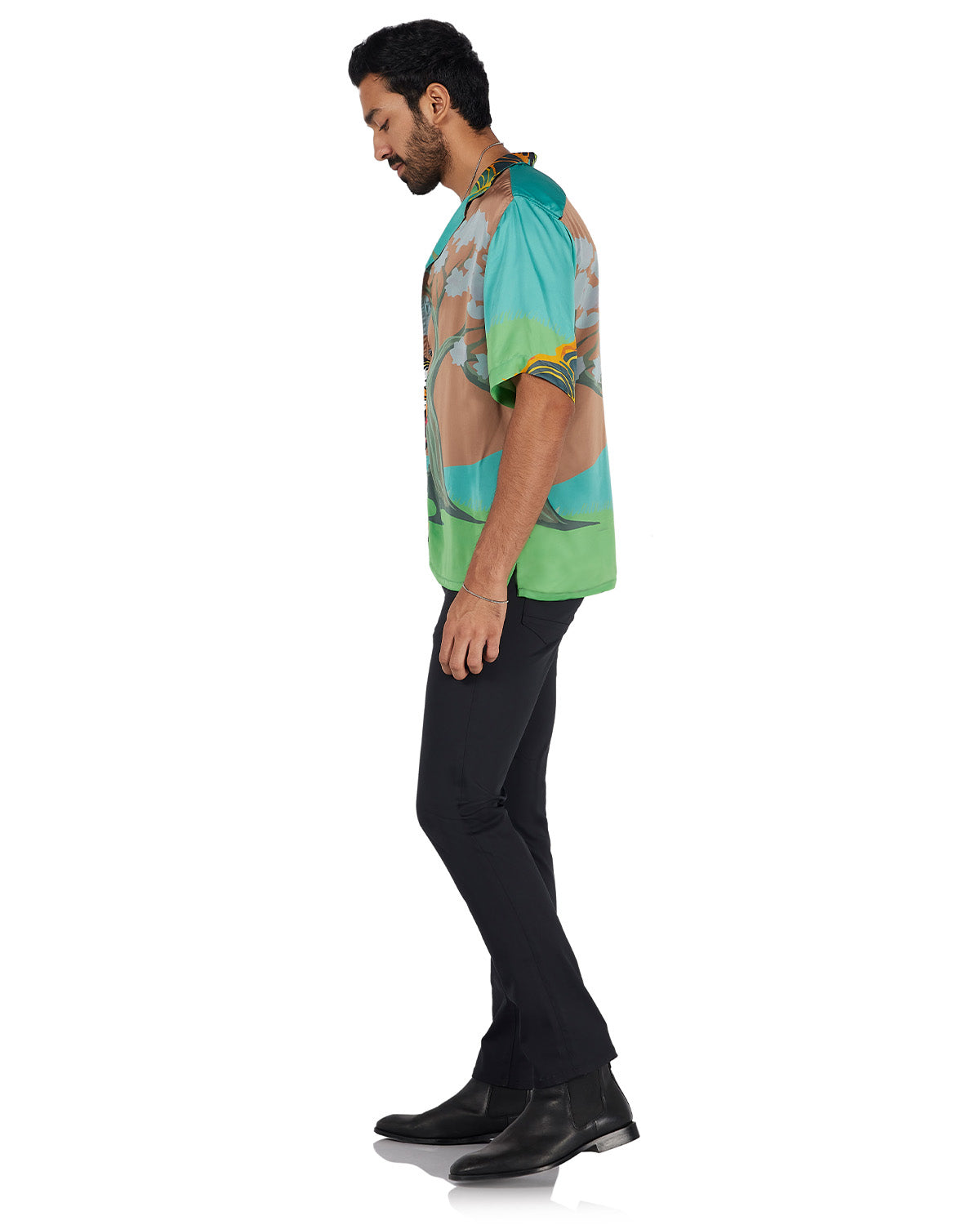 6137