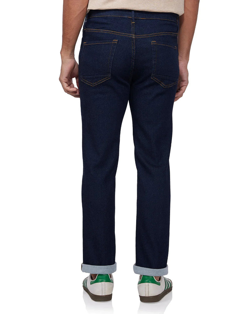 3915